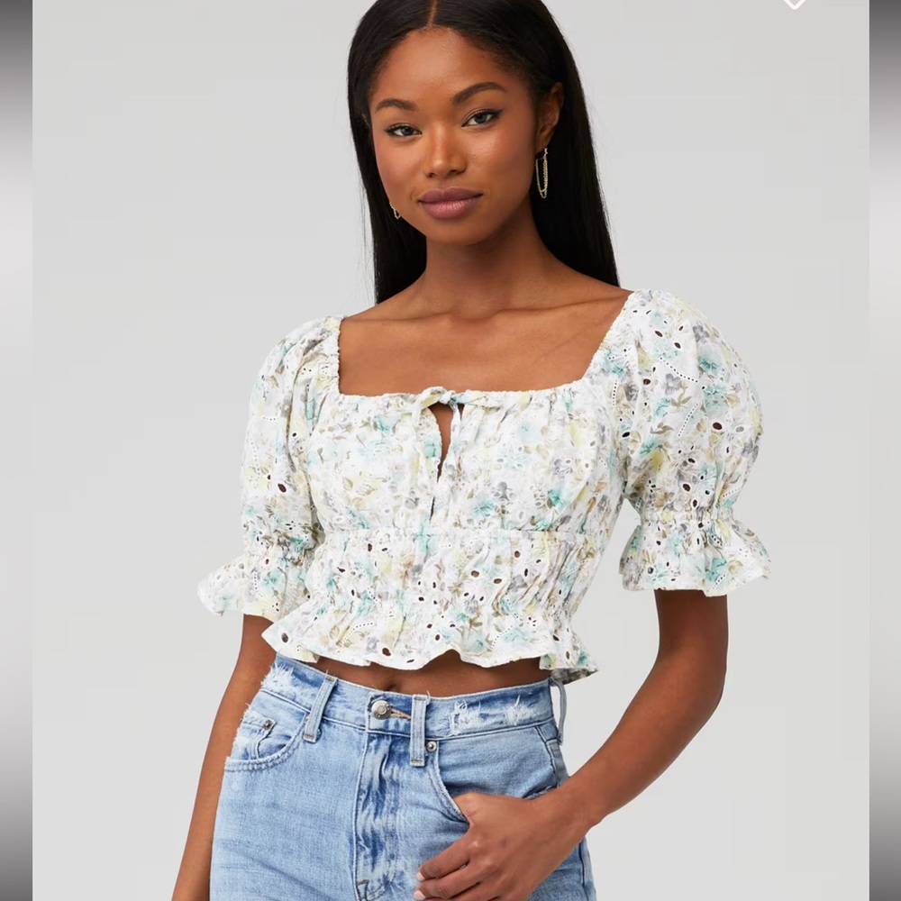 MINKPINK Irwin Floral Ruffle Blouse Tiered Ruched Puff Sleeve‎ Eyelet Frill NWT